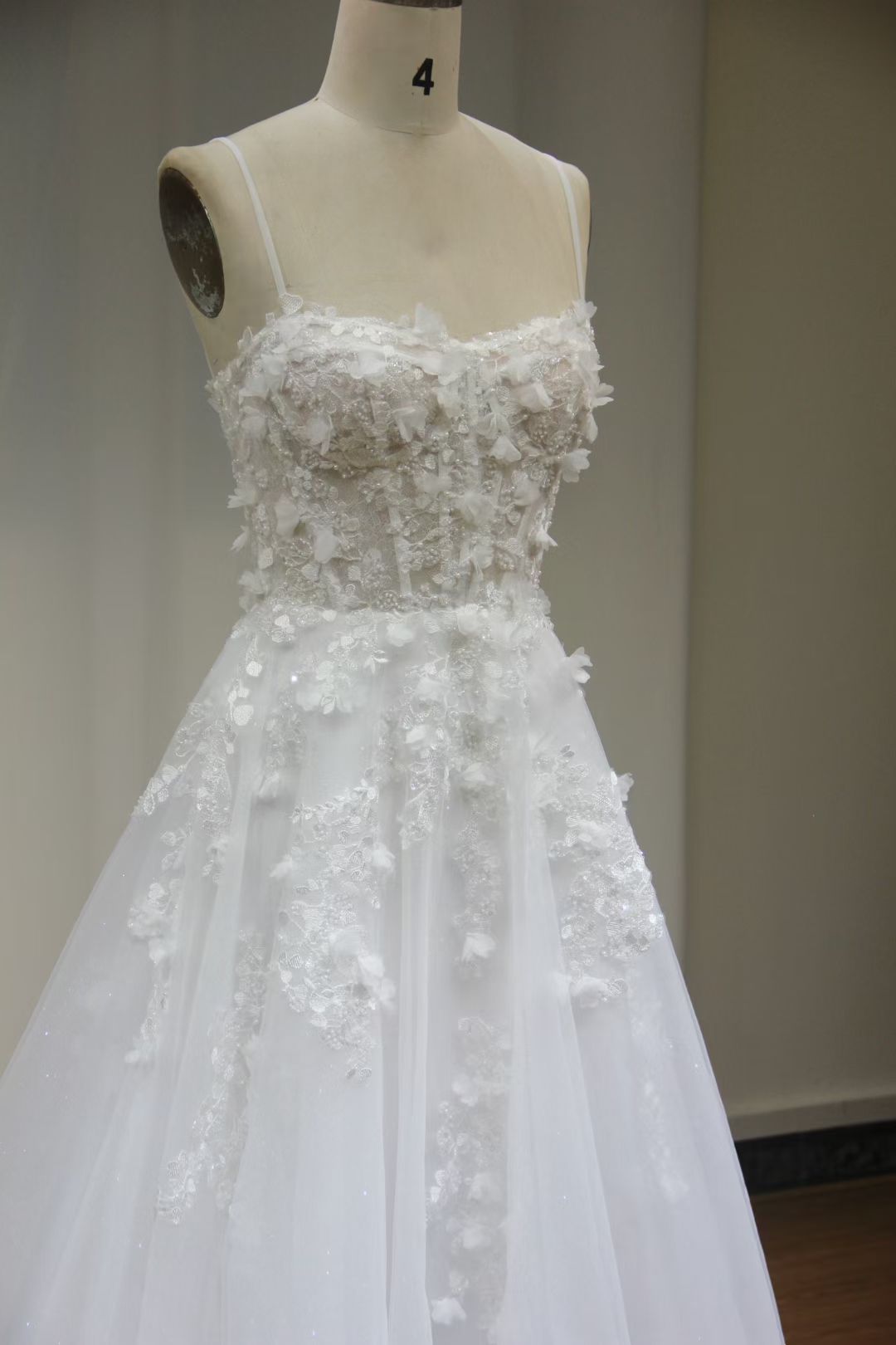 フランス風 ウェディングドレス キャミソール 美しい花レース 3D立体レース刺繍 セクシー 結婚式