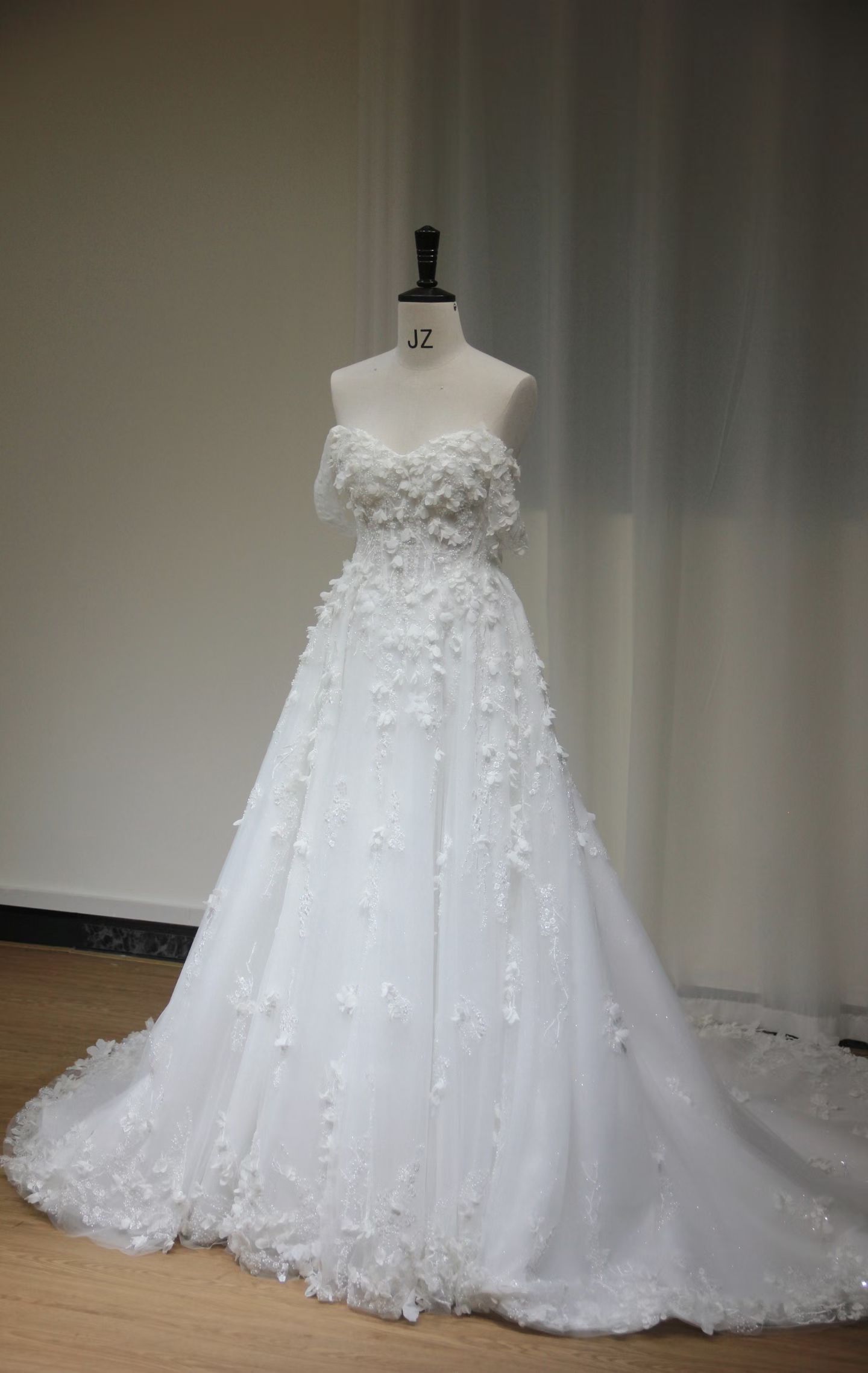 フランス風 ウェディングドレス オフショルダー 美しい花レース 3D立体レース刺繍 セクシー 結婚式