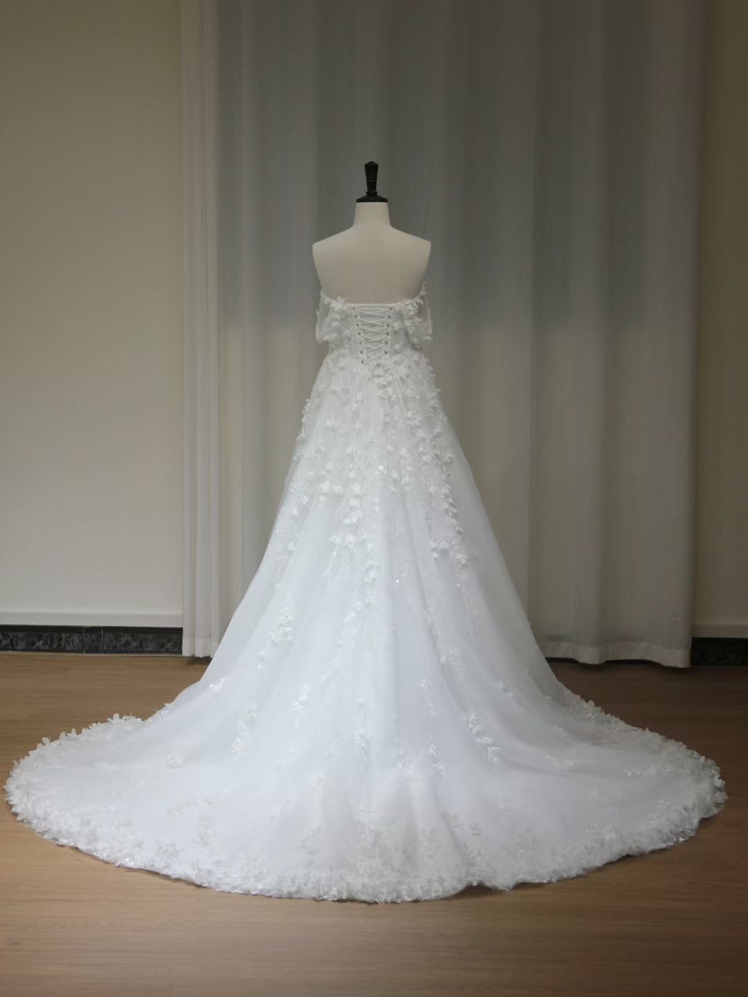 フランス風 ウェディングドレス オフショルダー 美しい花レース 3D立体レース刺繍 セクシー 結婚式