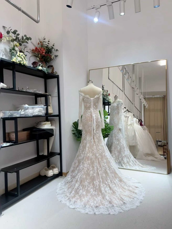 ウェディングドレス オフショルダー マーメイドライン ロングスリーブ ビーズ 贅沢な小花柄の総レース 拳式