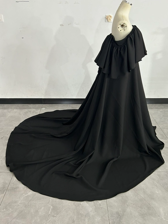 実例写真！パーティードレス ブラック オフショルダー クレープ生地 エレガント ロングトレーン 2次会