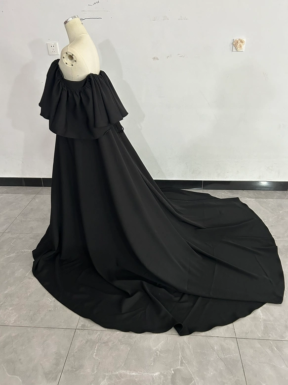 実例写真！パーティードレス ブラック オフショルダー クレープ生地 エレガント ロングトレーン 2次会