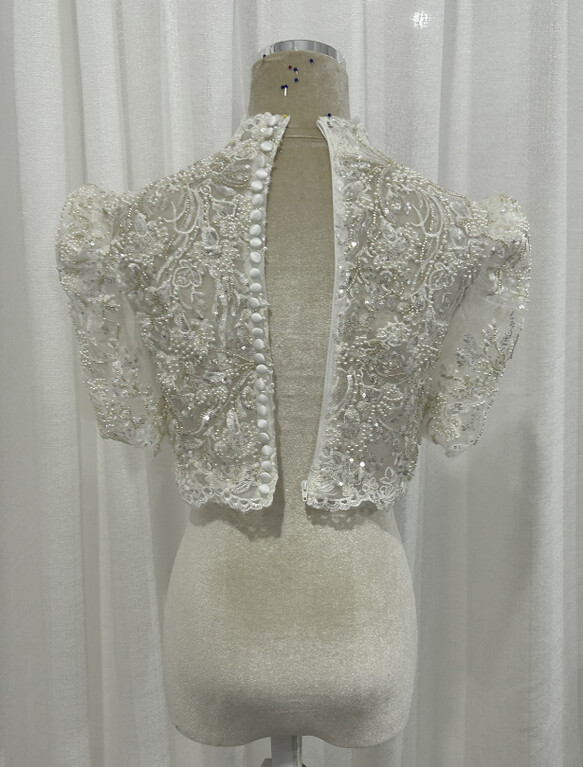 実例写真！ボレロのみ 半袖 ハイネック 美しい花レース 韓国風ドレス 華やか 結婚式 素敵な