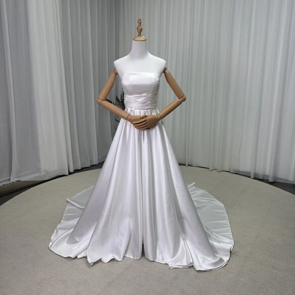 ウエディングドレス ベアトップ ロイヤルサテン ふっくら柔らかなバックリボン 上質オーガンジー 結婚式