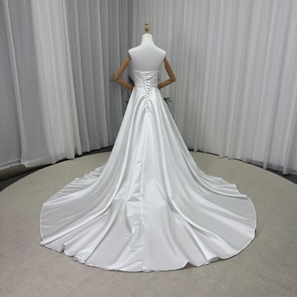 ウエディングドレス ベアトップ ロイヤルサテン ふっくら柔らかなバックリボン 上質オーガンジー 結婚式
