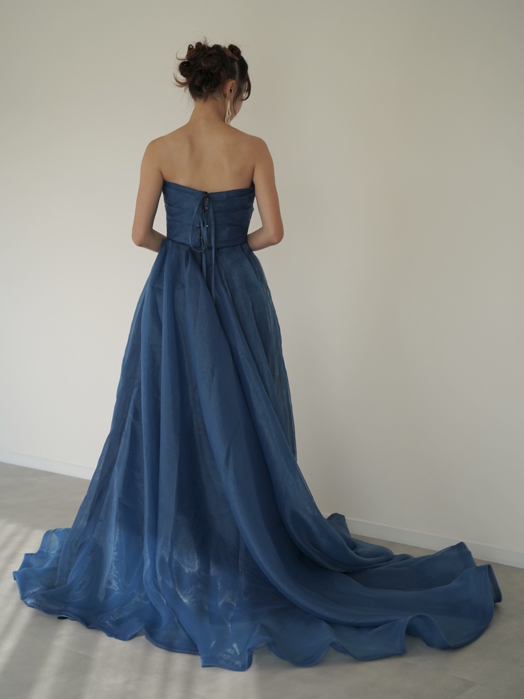 カラードレス ブルーグレー ベアトップ 上質オーガンジー 編み上げ 細見えシルエット 前撮り