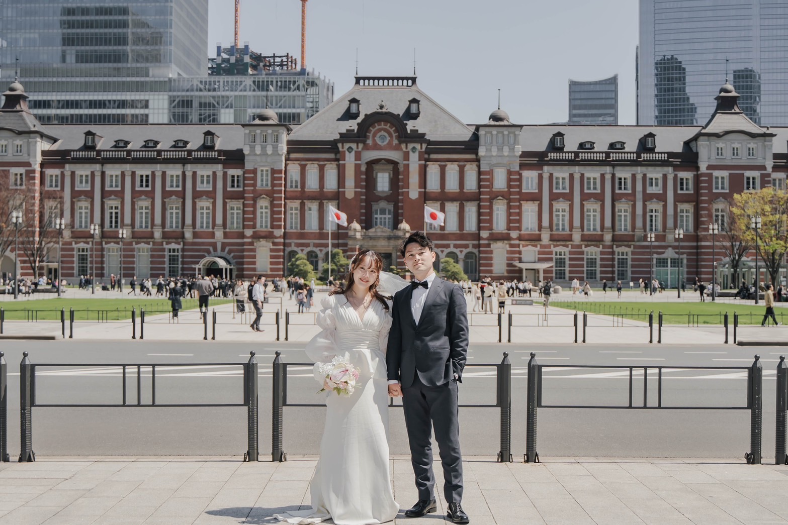  実例写真！ウェディングドレス シースルー袖 Vネック 可愛い クレープ生地 二次会 前撮り