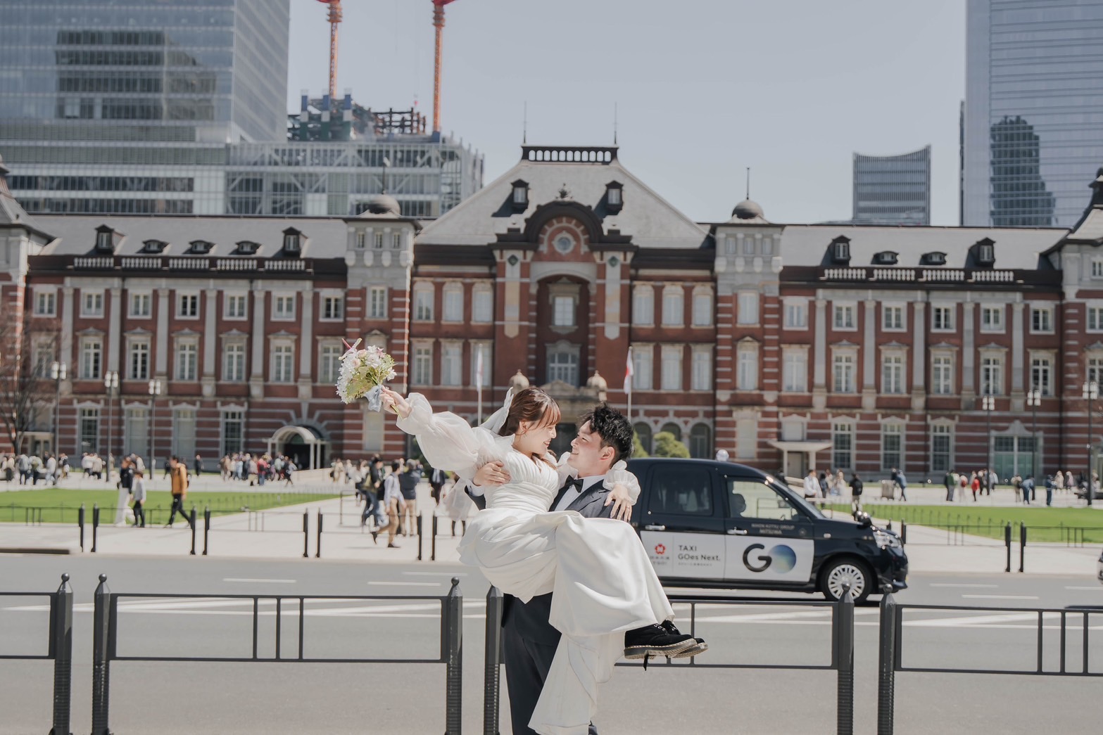  実例写真！ウェディングドレス シースルー袖 Vネック 可愛い クレープ生地 二次会 前撮り