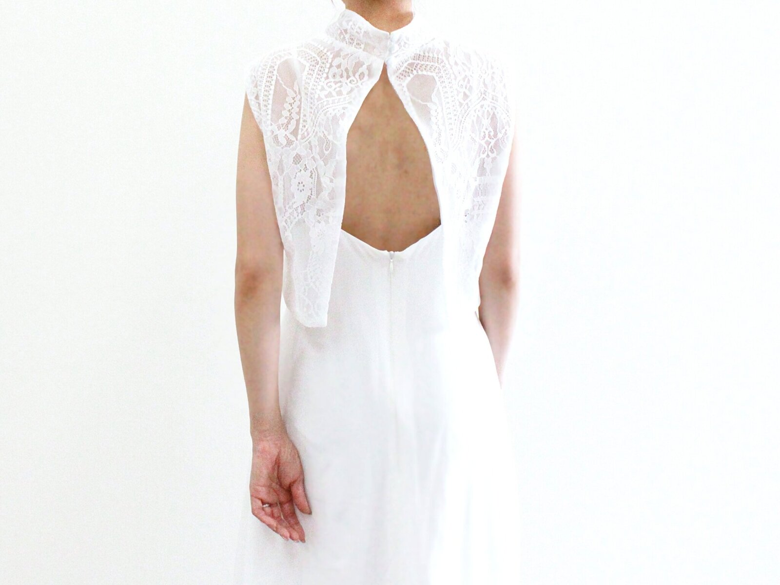 ウエディングドレス ハイネック 背中見せ ボレロ　可愛い 結婚式/披露宴/挙式