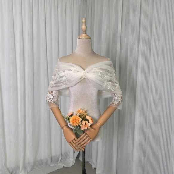 実例写真！美品！取り外しオフショルダー アイボリー 七分袖丈 上品花レース 大人っぽい クラシカル 拳式