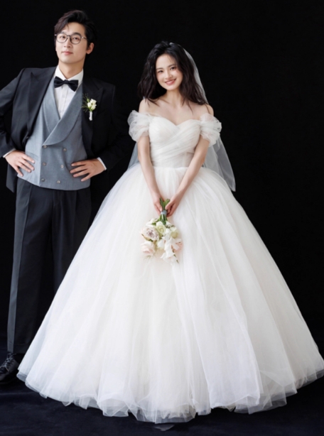 ウェディングドレス オフショルダー 大人っぽい ボリュームドレス 結婚式 前撮り
