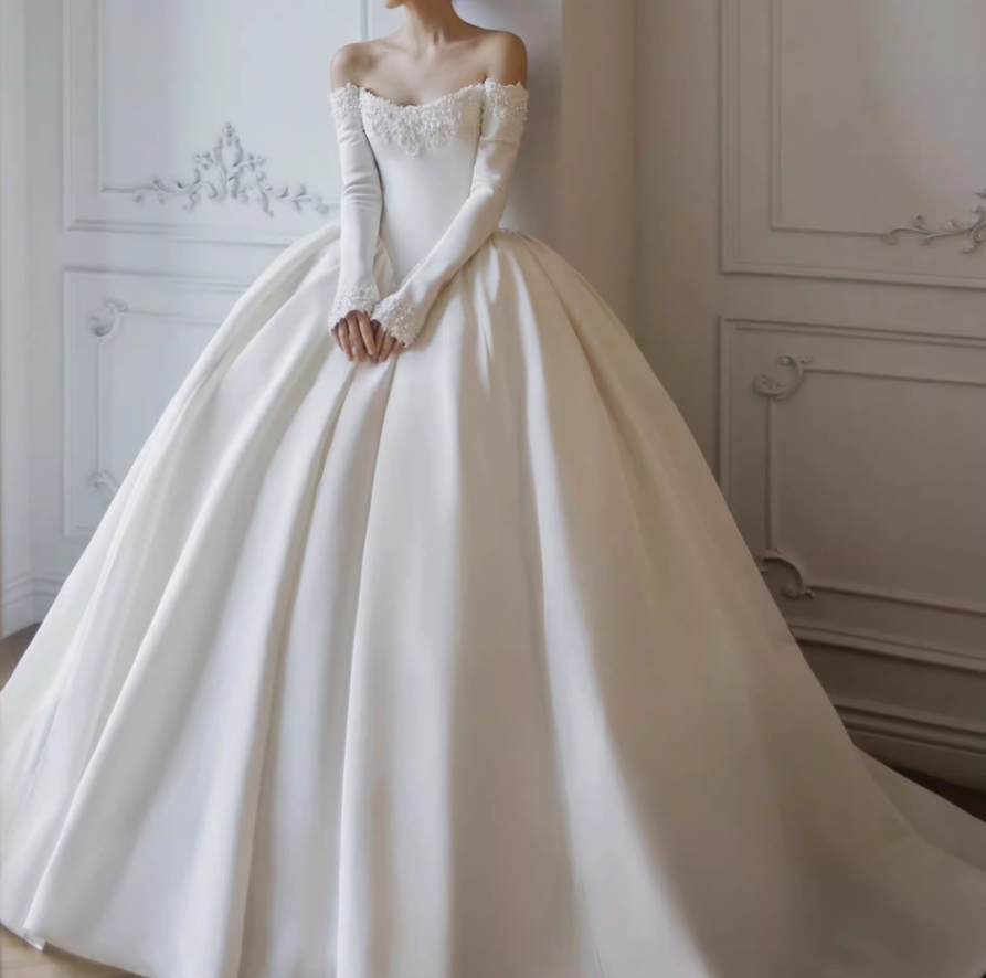 ウェディングドレス オフショルダー ロイヤルサテン プリンセスライン パール 上品レース クラシカル 結婚式