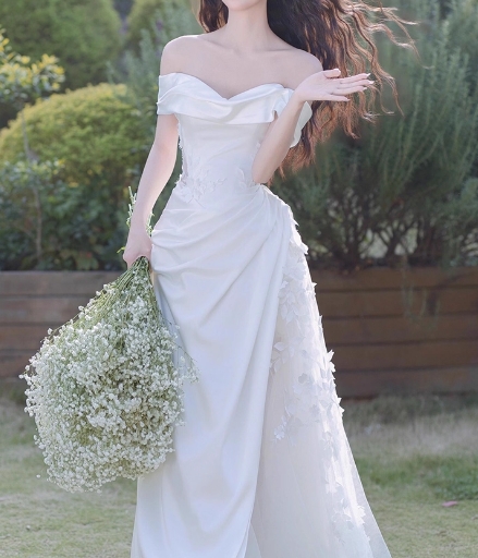 ウェディングドレス オフショルダー 繊細レース 可愛い 抜群のおしゃれ見え 前撮り