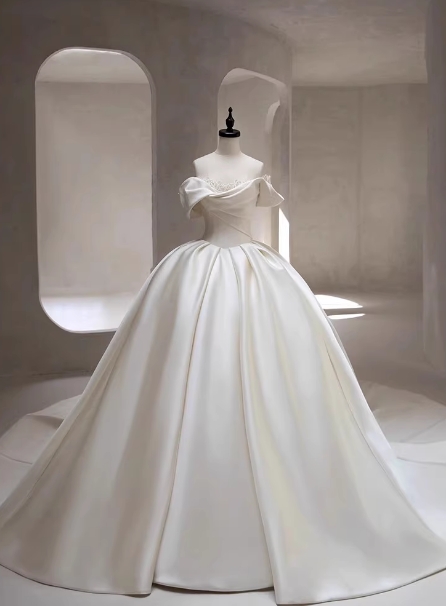 ウェディングドレス オフショルダー プリンセスライン ロングトレーン 大人っぽい 拳式