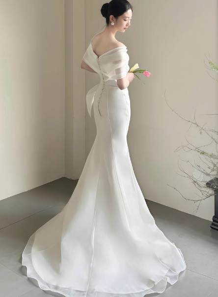 ウェディングドレス オフショルダー マーメイドライン リボン ふわふわドレス 結婚式