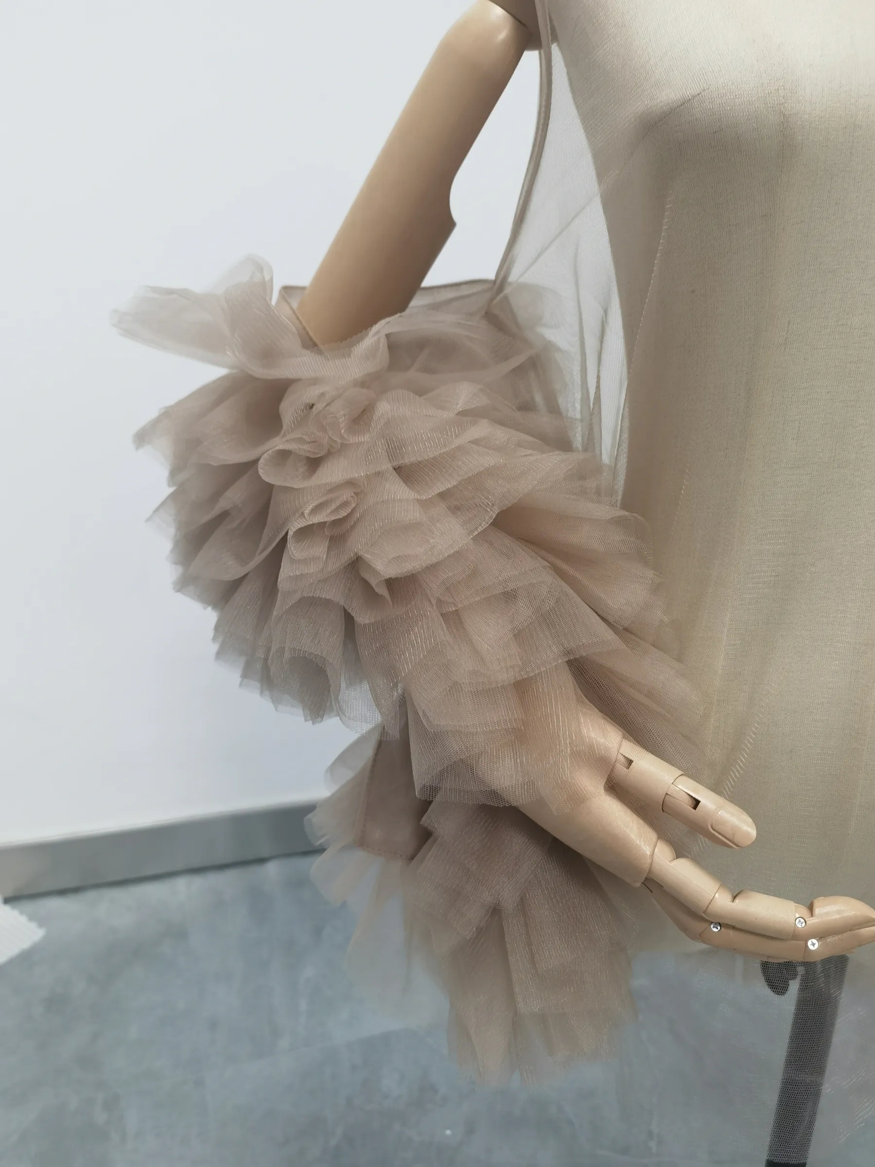 実例写真！人気上昇！トップス カーキ色 色直し ラッフルフリル 披露宴/結婚式