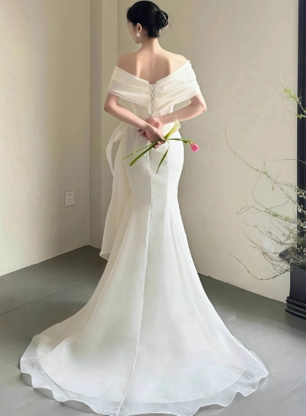 ウェディングドレス オフショルダー マーメイドライン リボン ふわふわドレス 結婚式