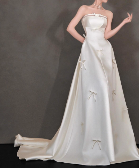 フランス風 ウェディングドレス ベアトップ リボン デザイン感 Aライン 結婚式/披露宴