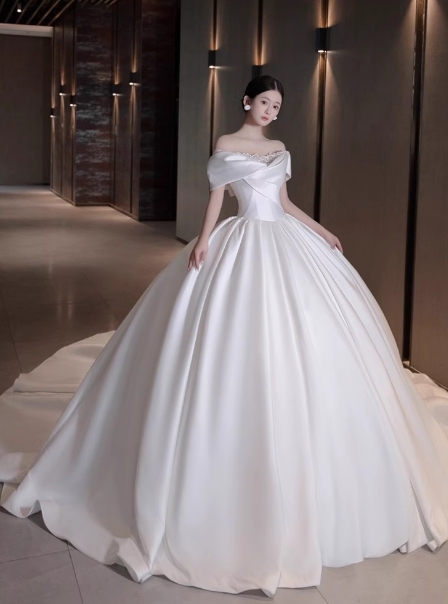 ウェディングドレス オフショルダー プリンセスライン ロングトレーン 大人っぽい 拳式
