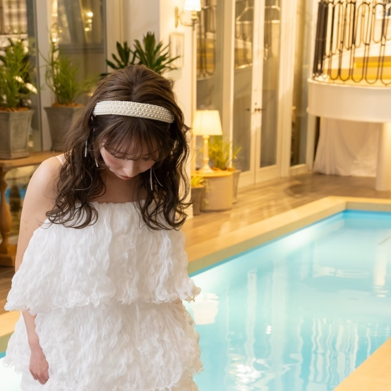 実例写真！ウェディングドレス 流れる透け花レース プリーツスカート キャミソール ロング 二次会