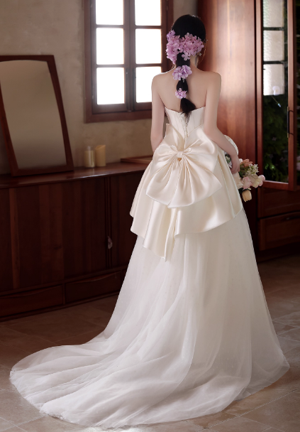 ウェディングドレス ベアトップ プリンセスライン バックリボン 編み上げ エレガント 結婚式