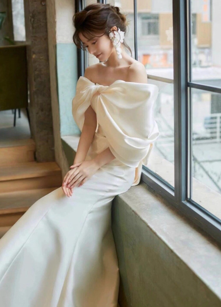 ウェディングドレス オフショルダー マーメイドライン 豪華なバックリボン 結婚式