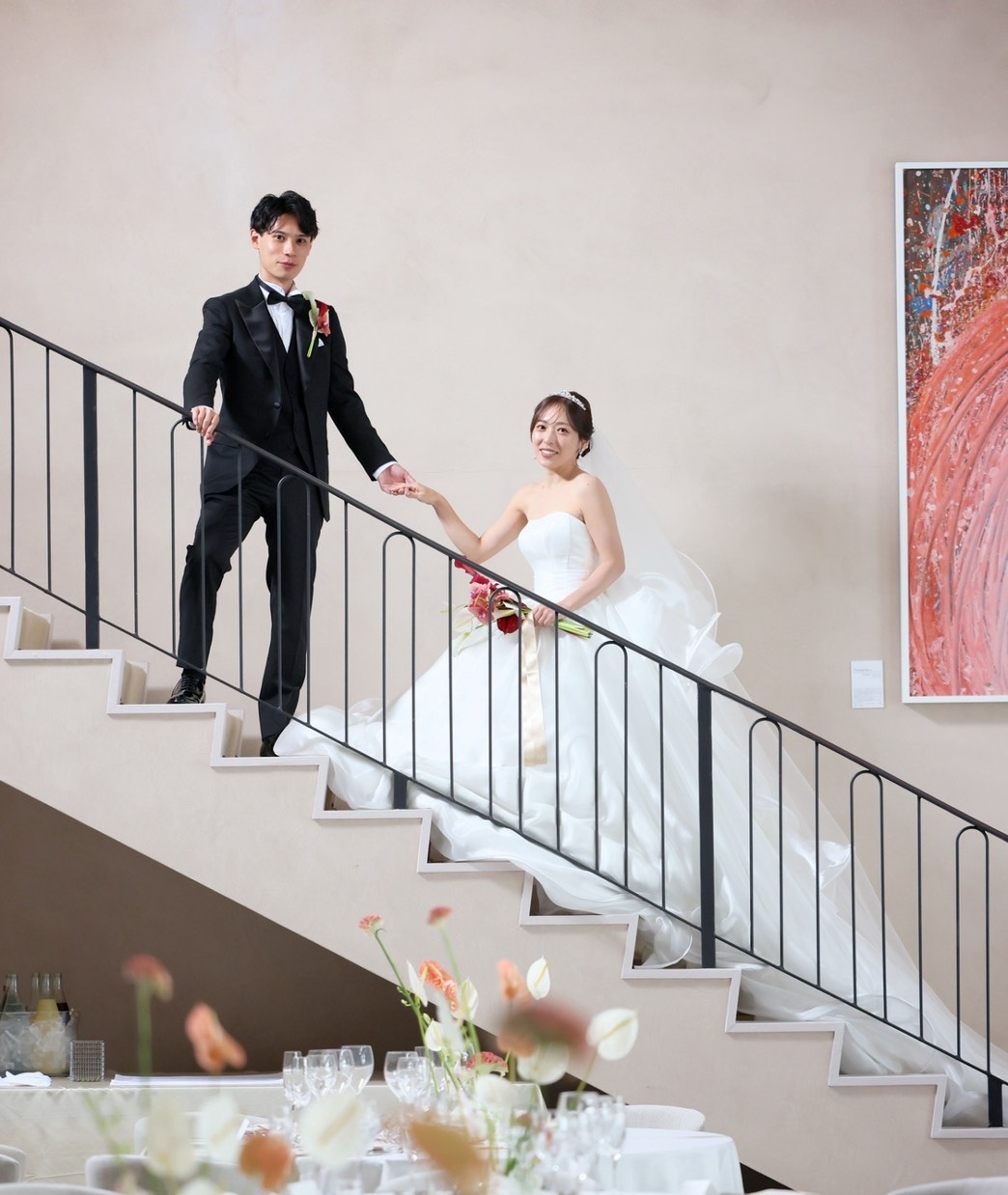 実例写真！華やか ウェディングドレス ベアトップ ふっくら柔らかなバックリボン 上質オーガンジー  トレンド人気 拳式/前撮り