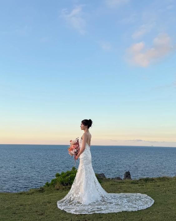 実例写真！ウェディングドレス キャミソール 贅沢な小花総レース 華やかなトレーン マーメイドライン 結婚式