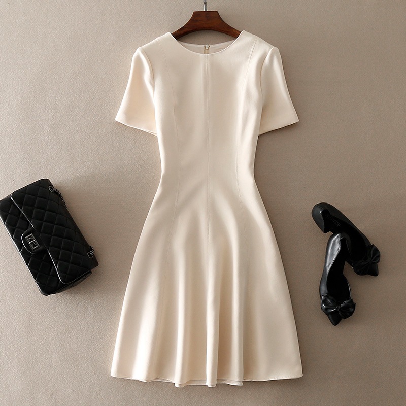 赫本風輕熟氣質高級感純色連衣裙