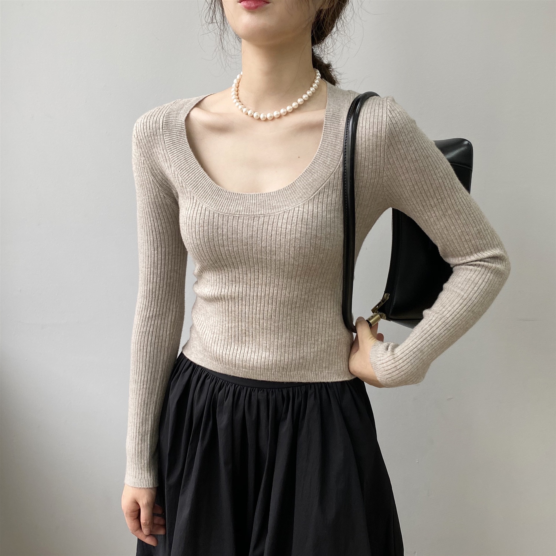 優雅坑條圓領薄款上衣針織內搭打底衫