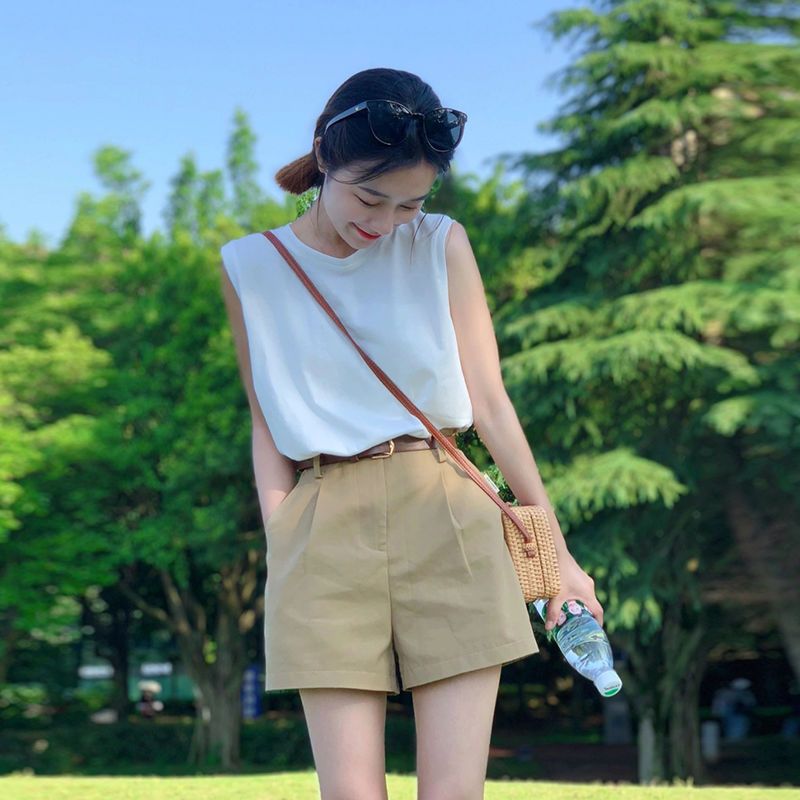 夏季鹽系穿搭洋氣減齡上衣短褲兩件套