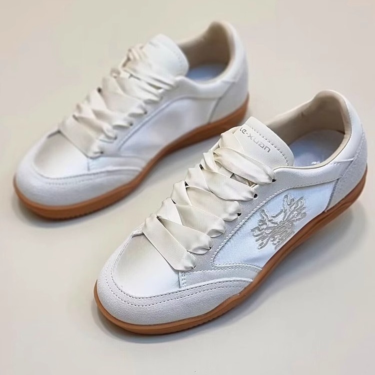 休閒百搭綢緞厚底真皮板鞋