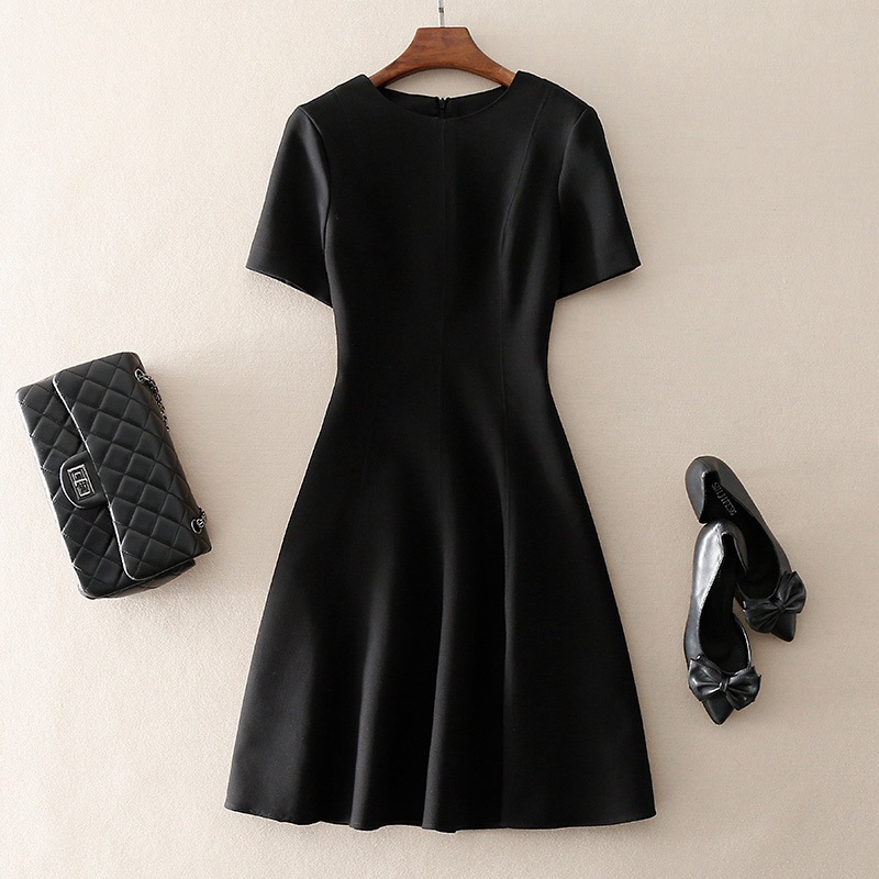 赫本風輕熟氣質高級感純色連衣裙