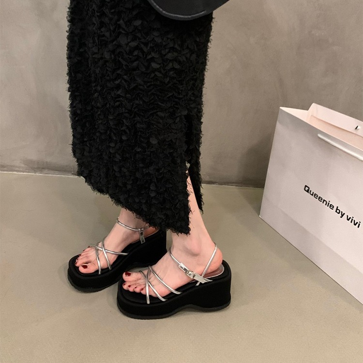 精緻高級感厚底增高鬆糕鞋涼鞋