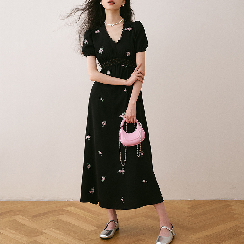 法式泡泡袖雪紡氣質碎花收腰V領連衣裙