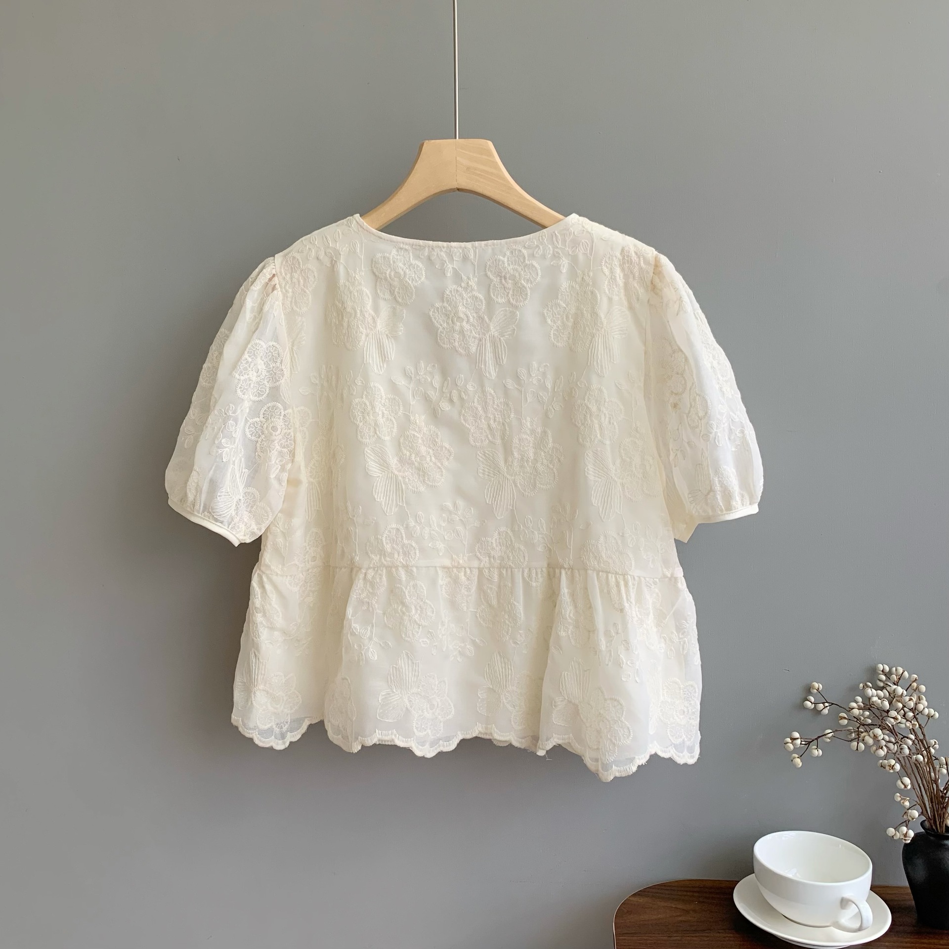 法式泡泡袖蕾絲短袖襯衫娃娃衫