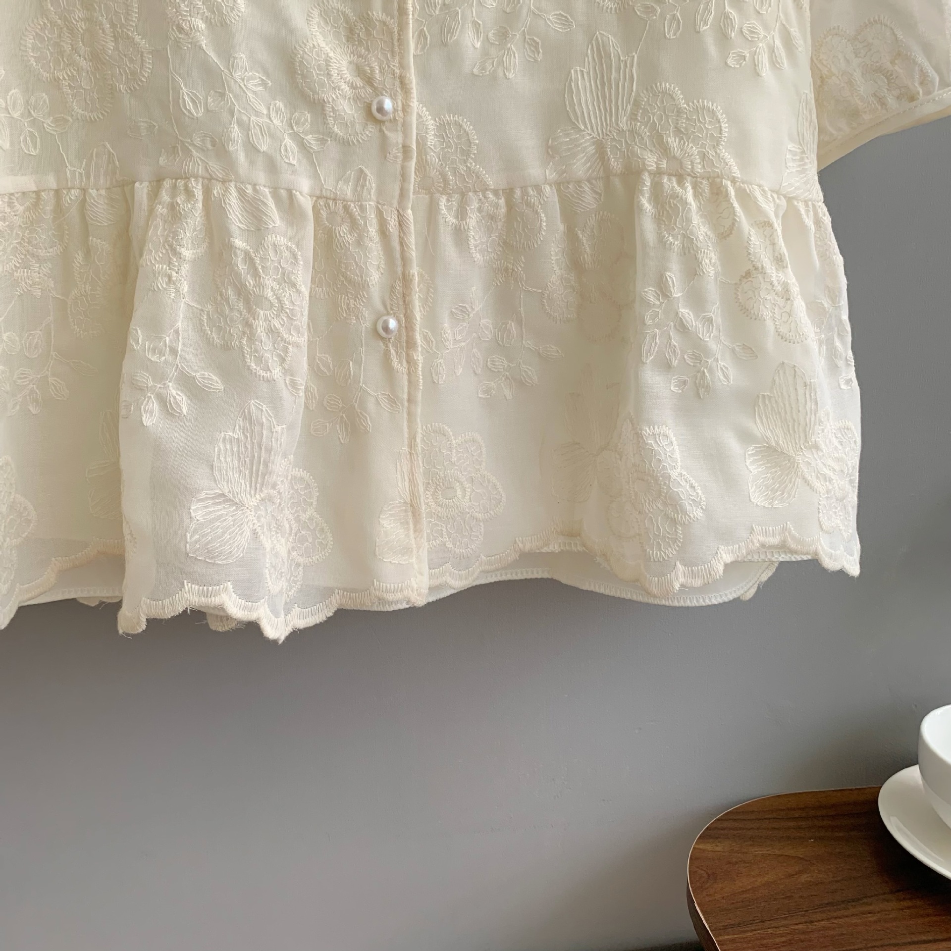 法式泡泡袖蕾絲短袖襯衫娃娃衫