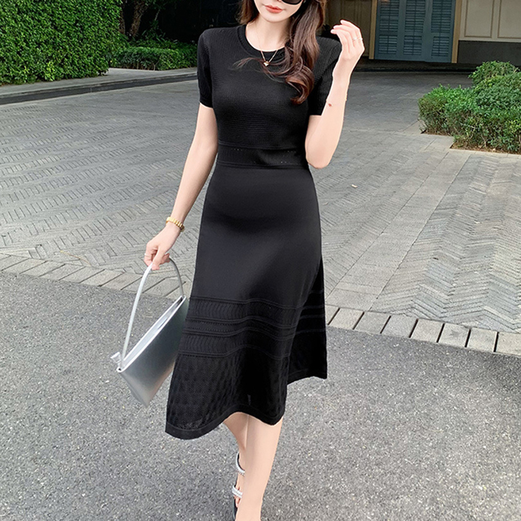 赫本風小黑裙設計感小香風冰絲連身裙