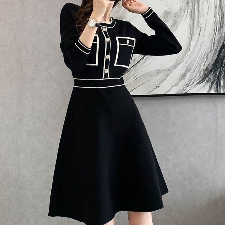 秋季新款顯瘦簡約連身裙