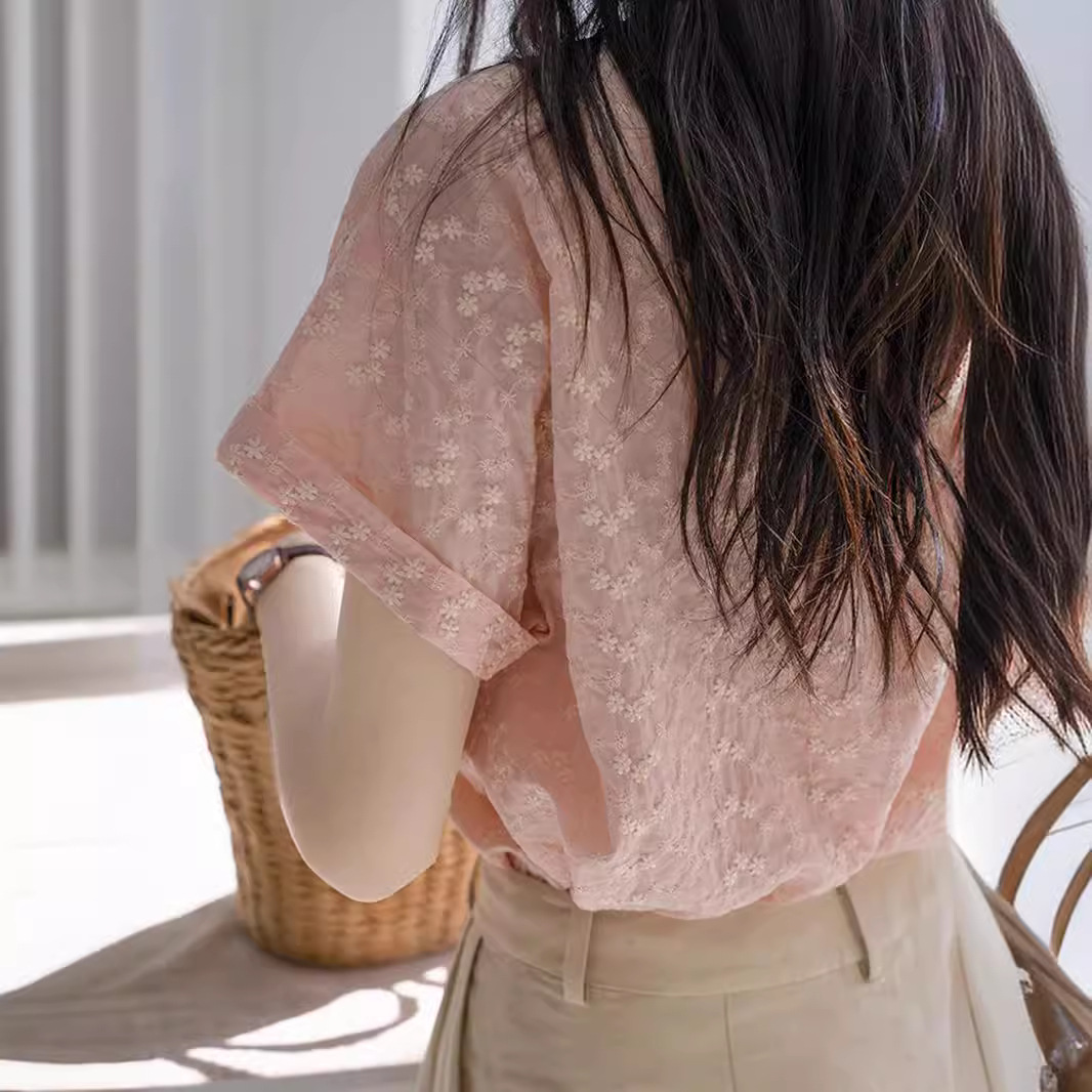 甜美清新設計感粉紅色提花刺繡襯衫短袖