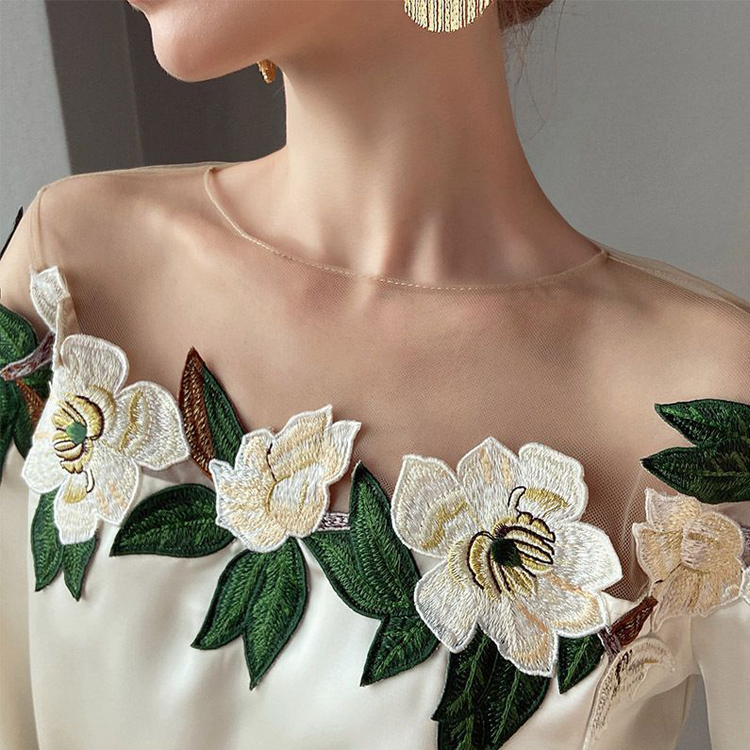 早春重工網紗緞面刺繡拼接襯衫