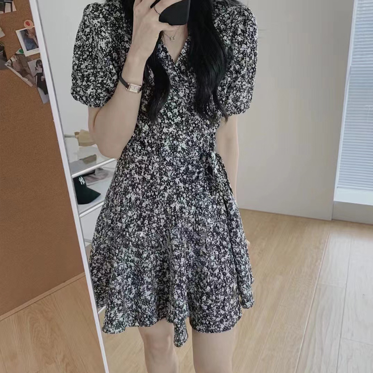 復古甜辣風V領一片式繫帶收腰荷葉邊短袖碎花連衣裙