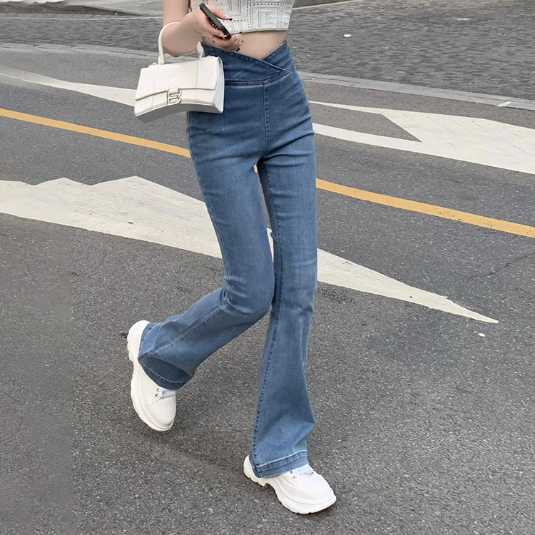 微喇叭彈力顯瘦牛仔褲