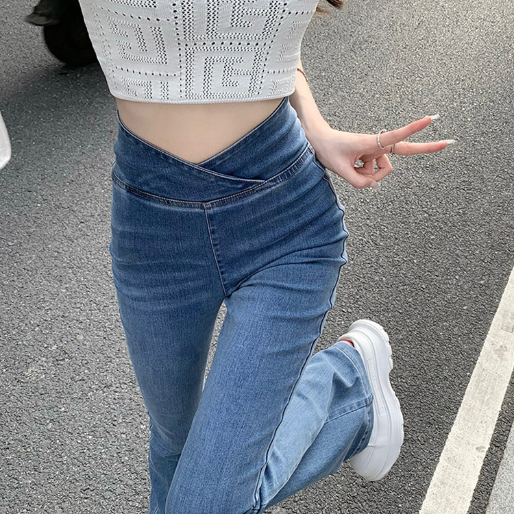微喇叭彈力顯瘦牛仔褲