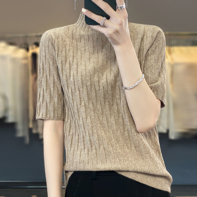 中袖半高領坑條氣質針織T恤