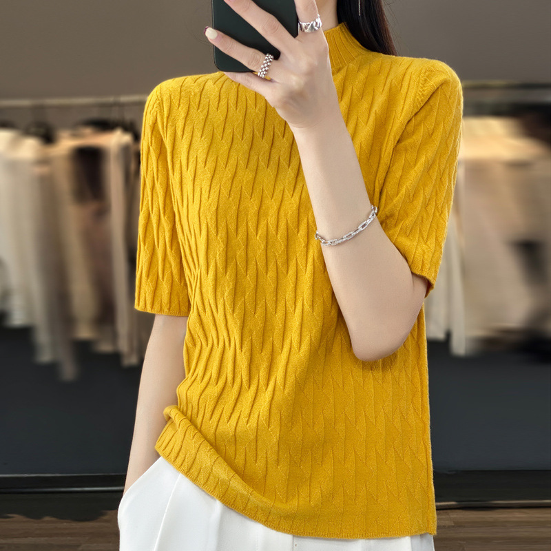 中袖半高領坑條氣質針織T恤