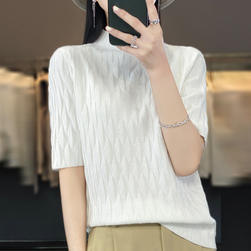 中袖半高領坑條氣質針織T恤