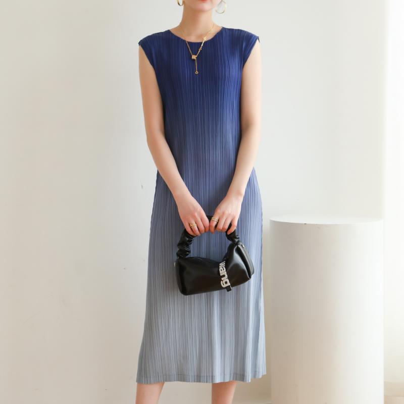 褶皺英倫風氣質印染修身連衣裙（8色）