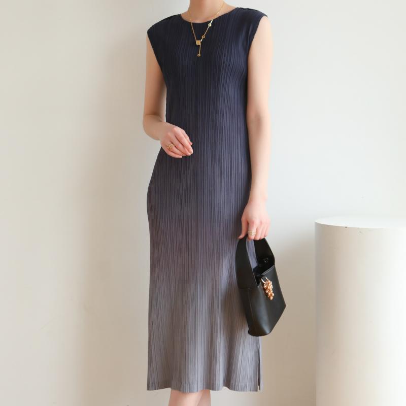 褶皺英倫風氣質印染修身連衣裙（8色）