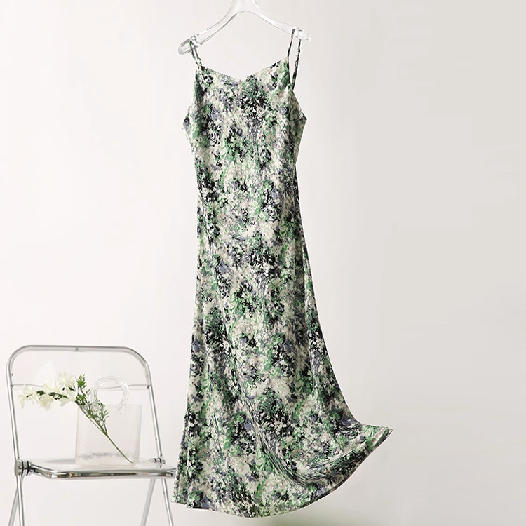 V領碎花印象派吊帶連衣裙